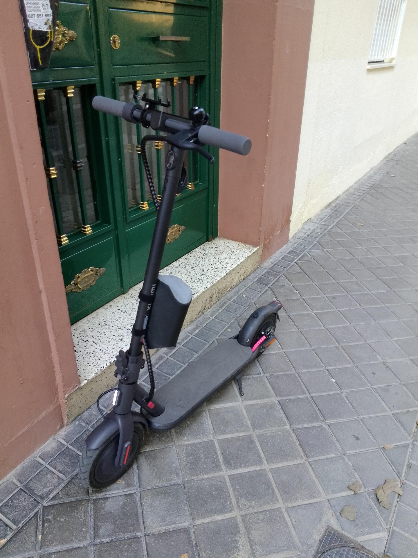 Foto 2 de Patinete eléctrico Xiaomi 4 Estándar 