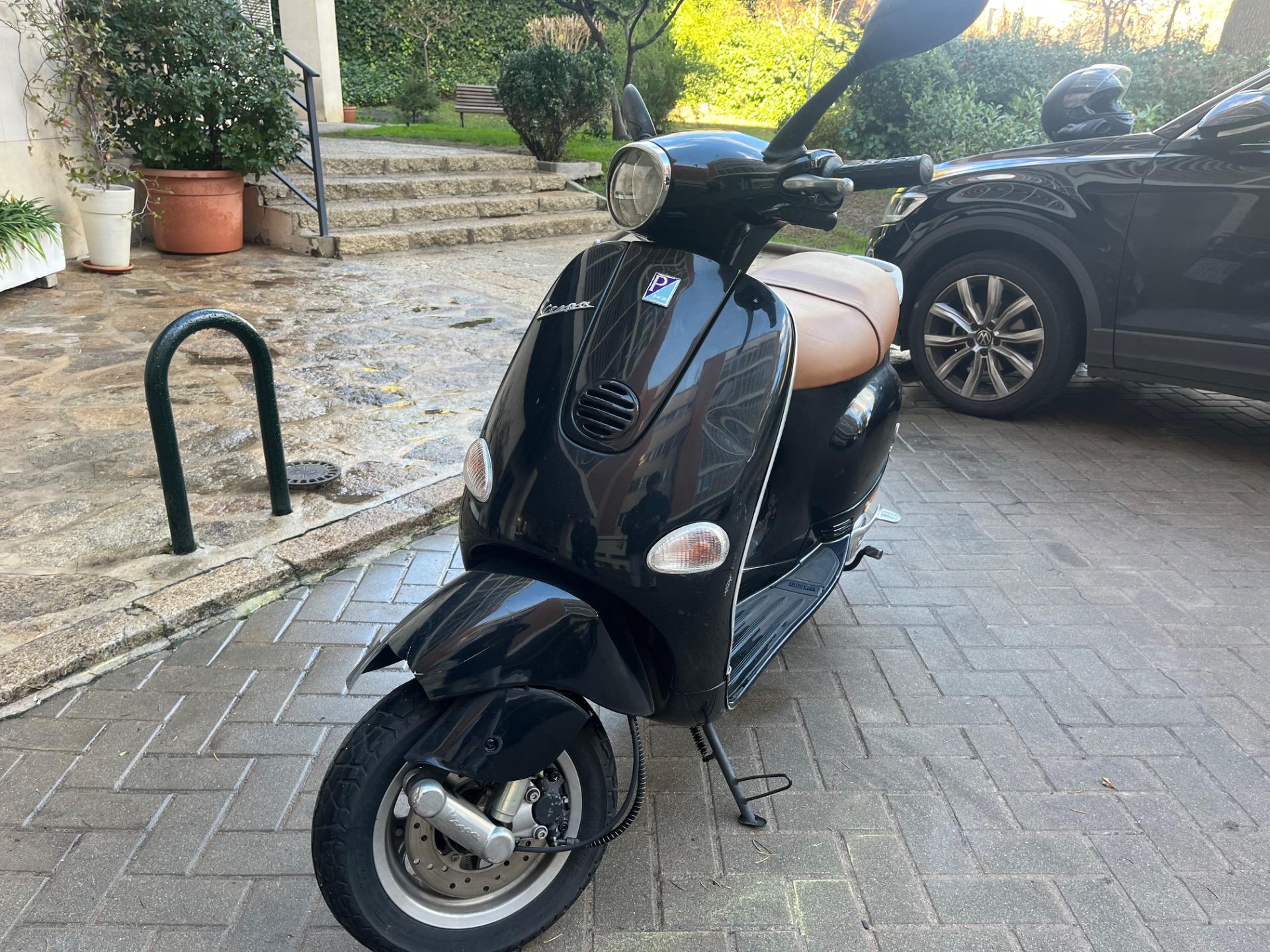 Foto 3 de Moto Vespa 125 ET4 