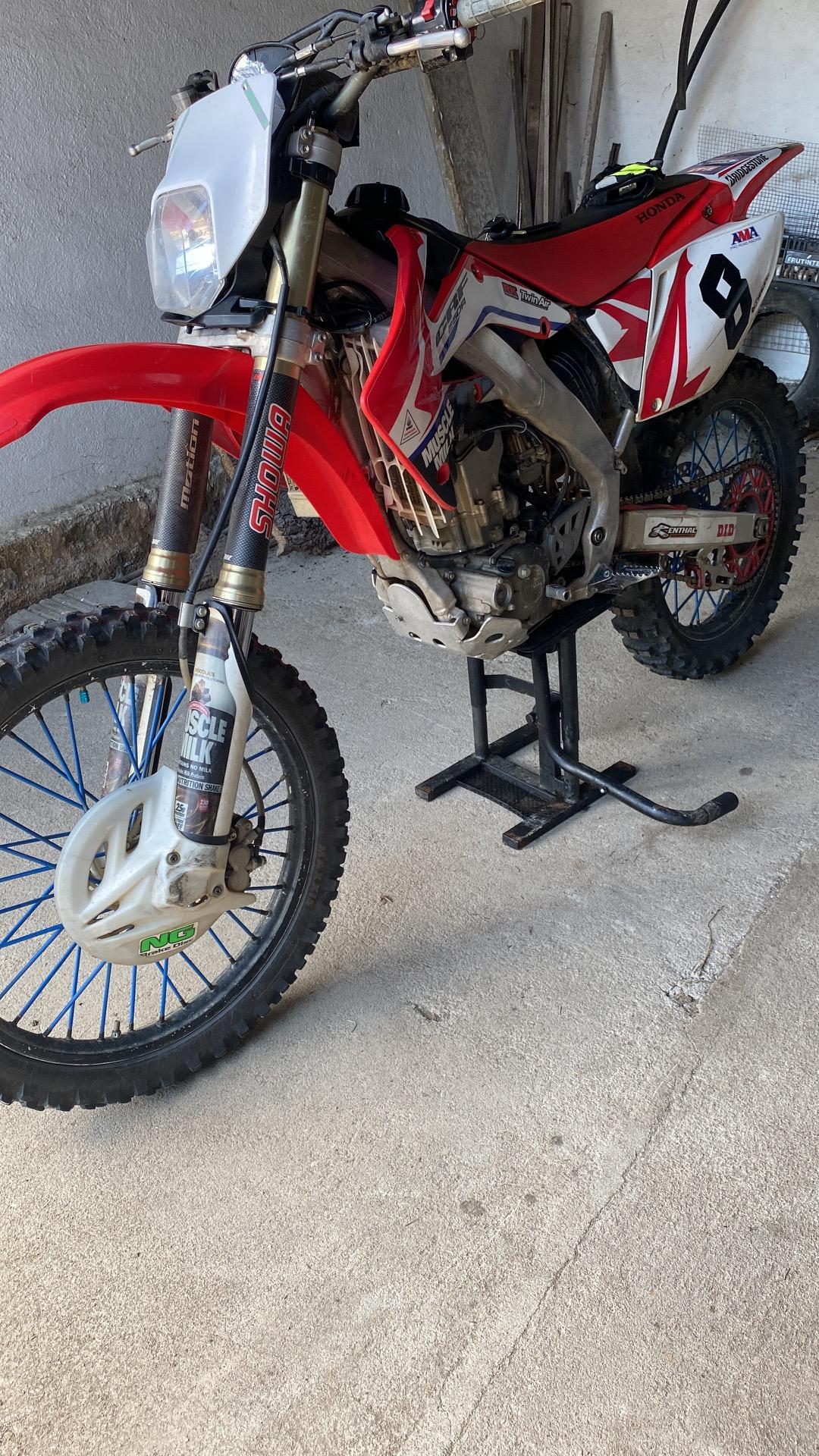 Foto 4 de Honda crf250R matriculada 