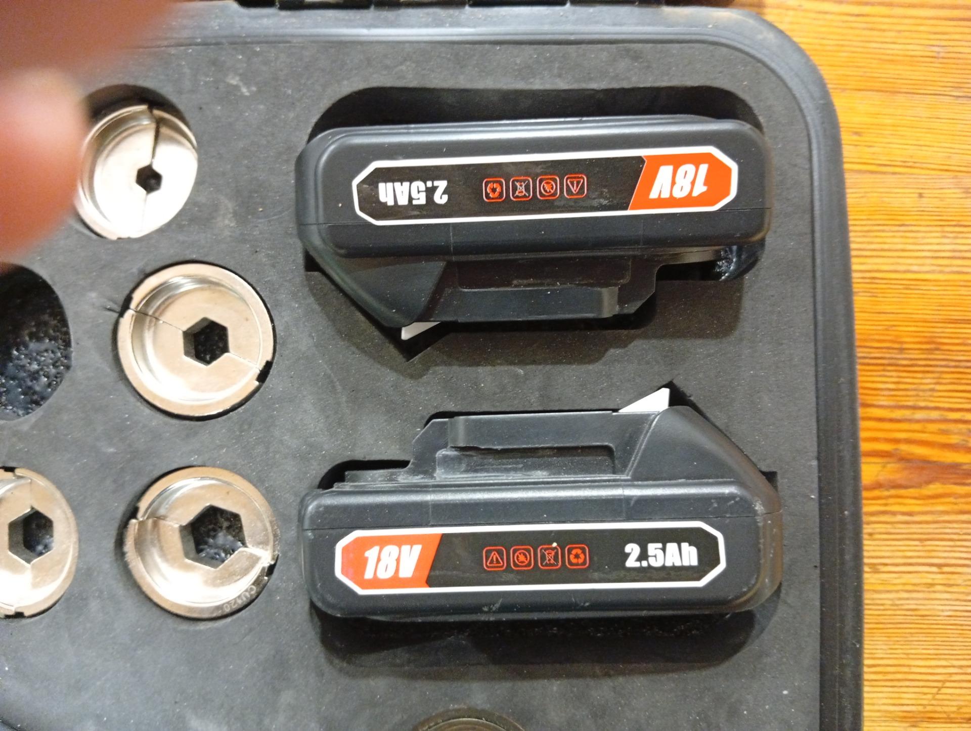 Foto 2 de Prensadora a batería de terminales eléctricos 