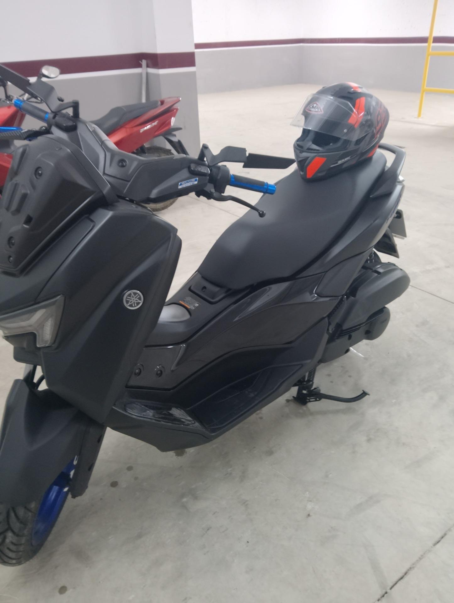 Foto 2 de Quiero cambiar una nmax del 2025 blue core con tres meses de antigüedad 700 kilómetros en el trip   