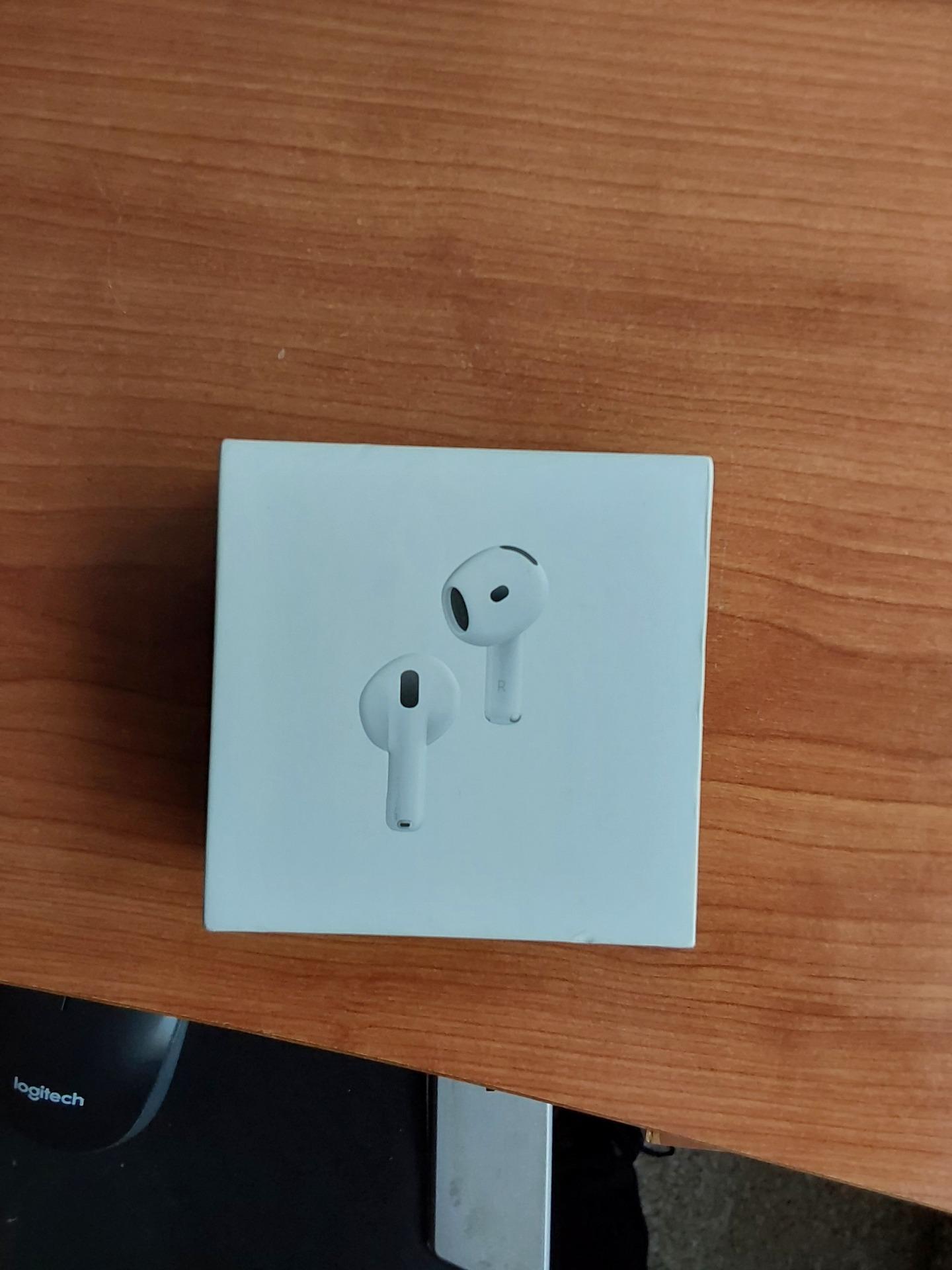 Foto de Airpods 4 con cancelación de ruido 