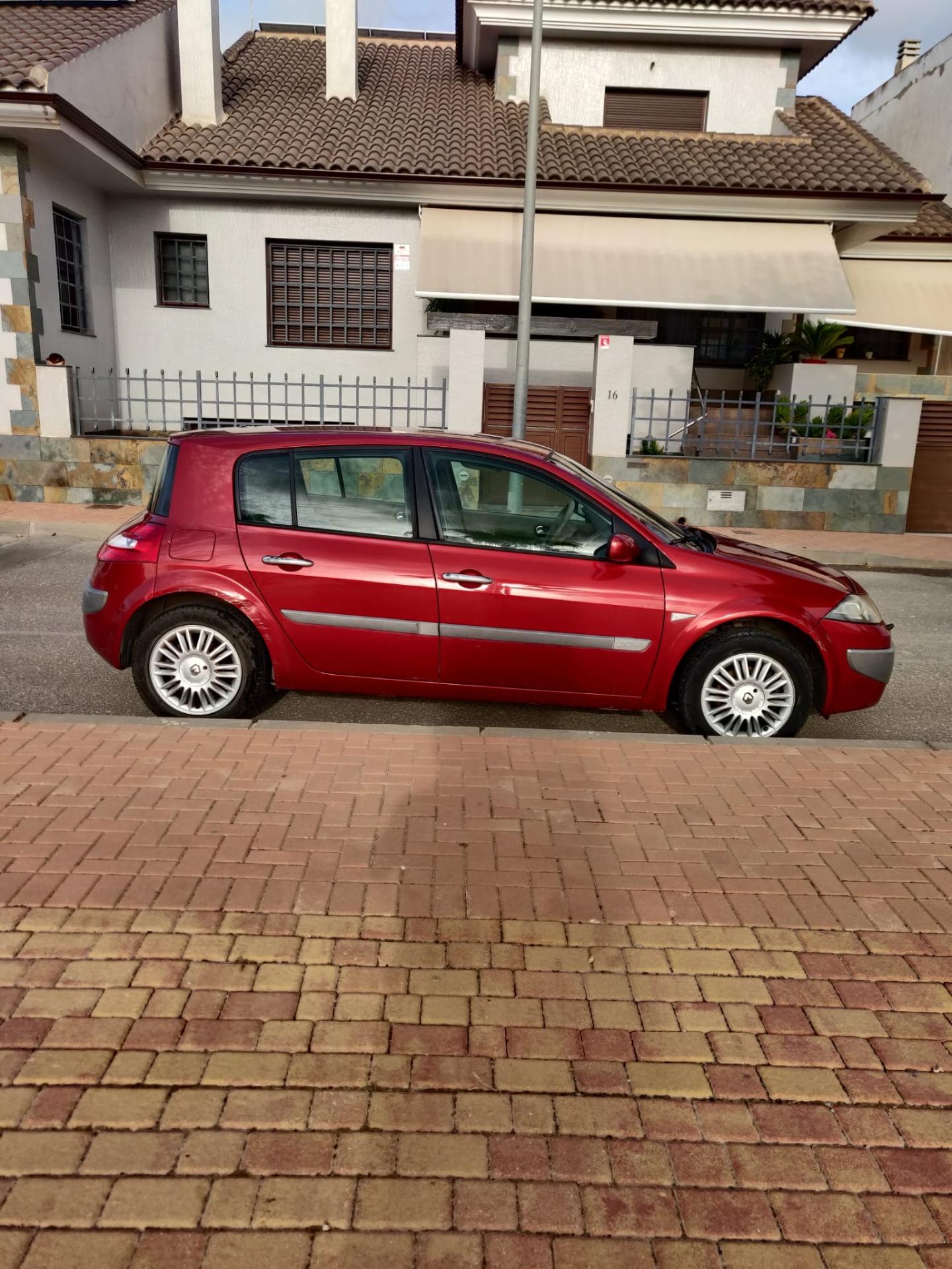 Foto de RENAULT MEGANE 2.0 135CV