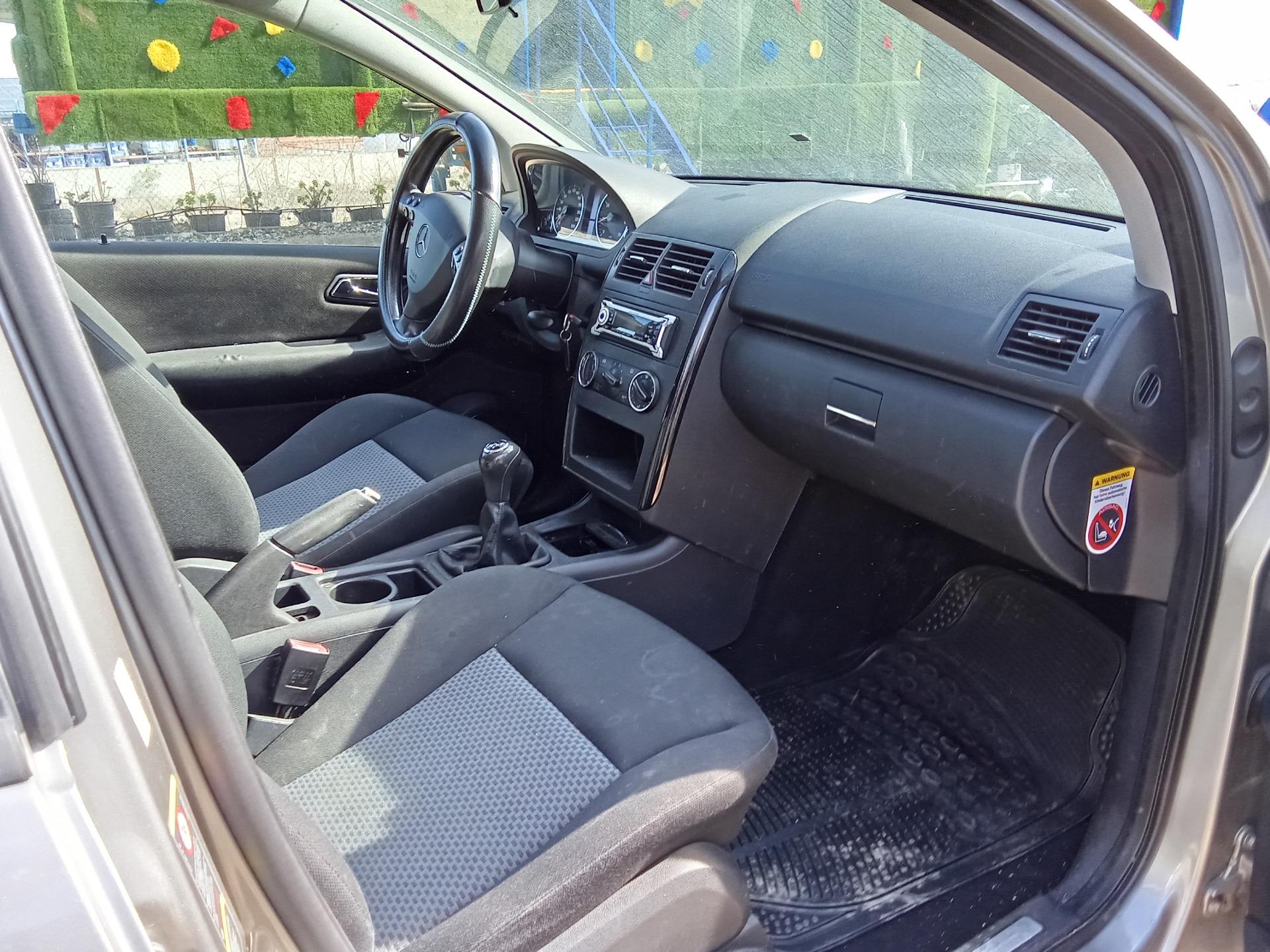 Foto 4 de Mercedes A170 infección. 