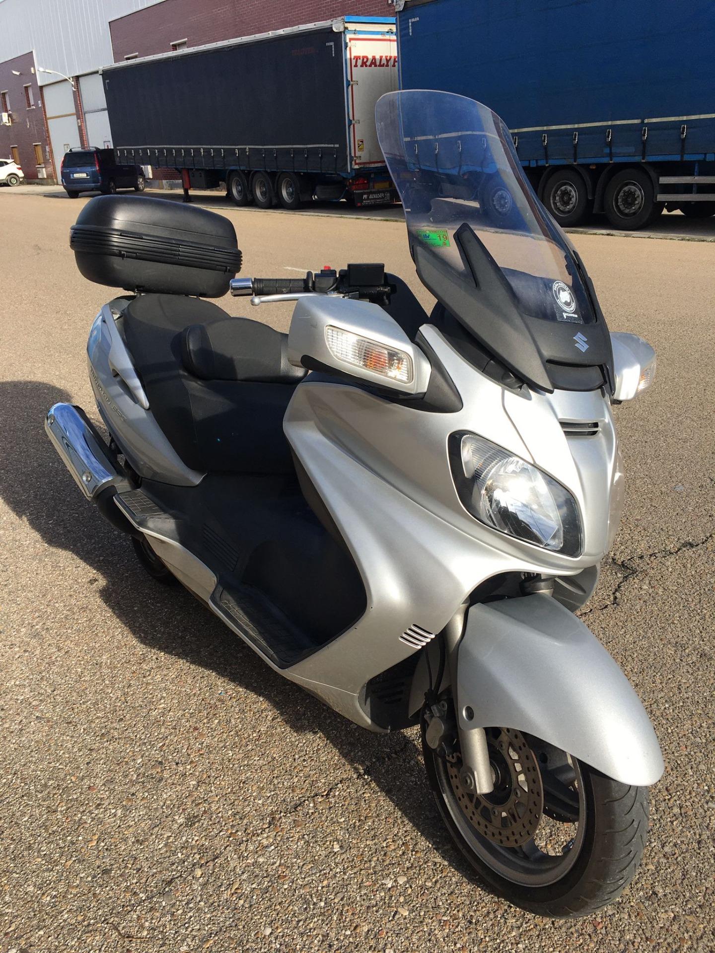 Foto 2 de Suzuki Burgman 600 Executive ABS