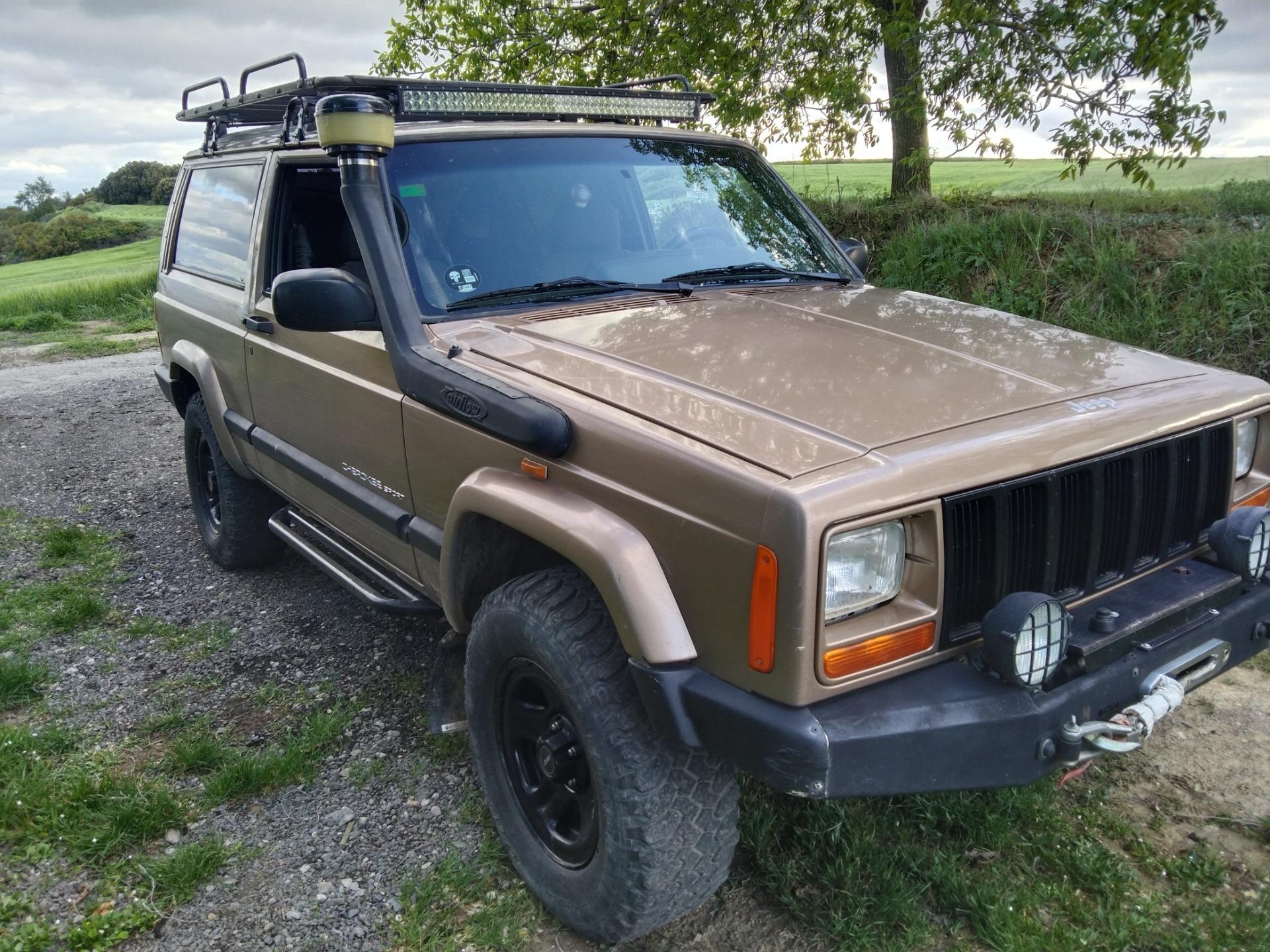 Foto 2 de Jeep Cherokee sport