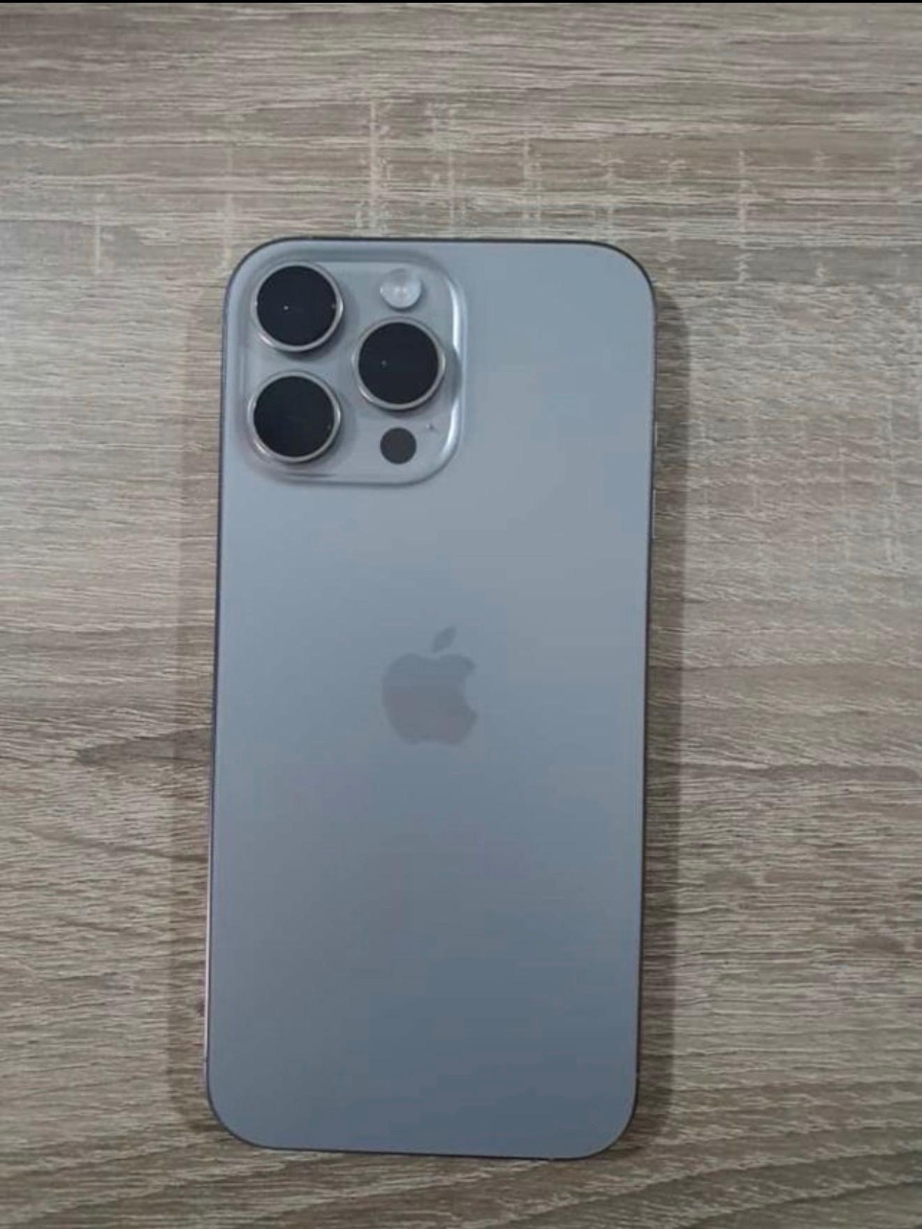 Foto 4 de iPhone 16 Pro Max 