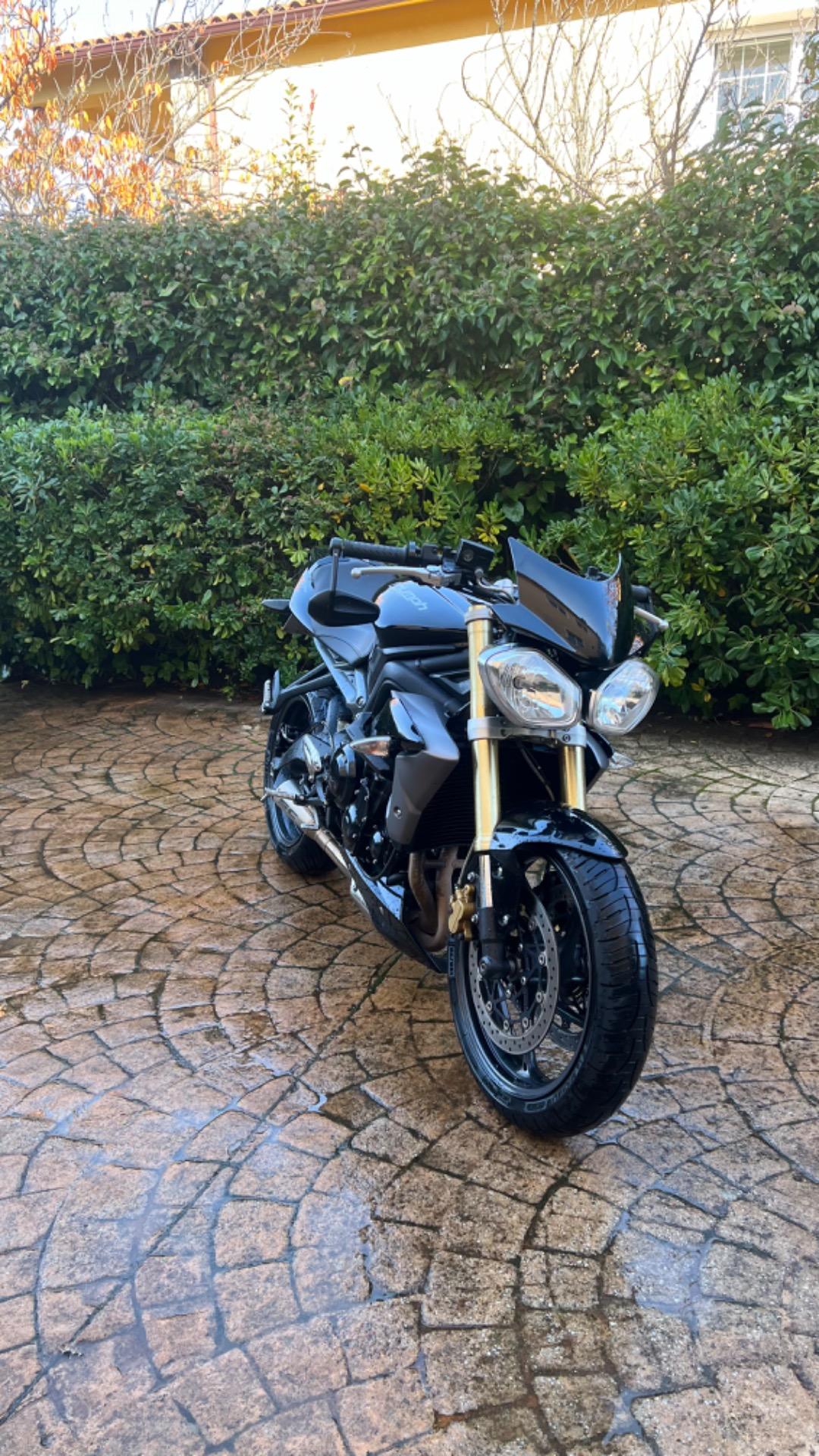 Foto 7 de triumph street triple 675 A2