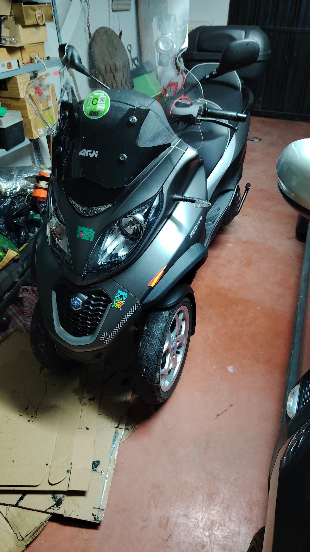 Foto de Piaggio mp3 de 500 es el modelo lt business del Año 2019 y 21.000 km muy nueva, por coche