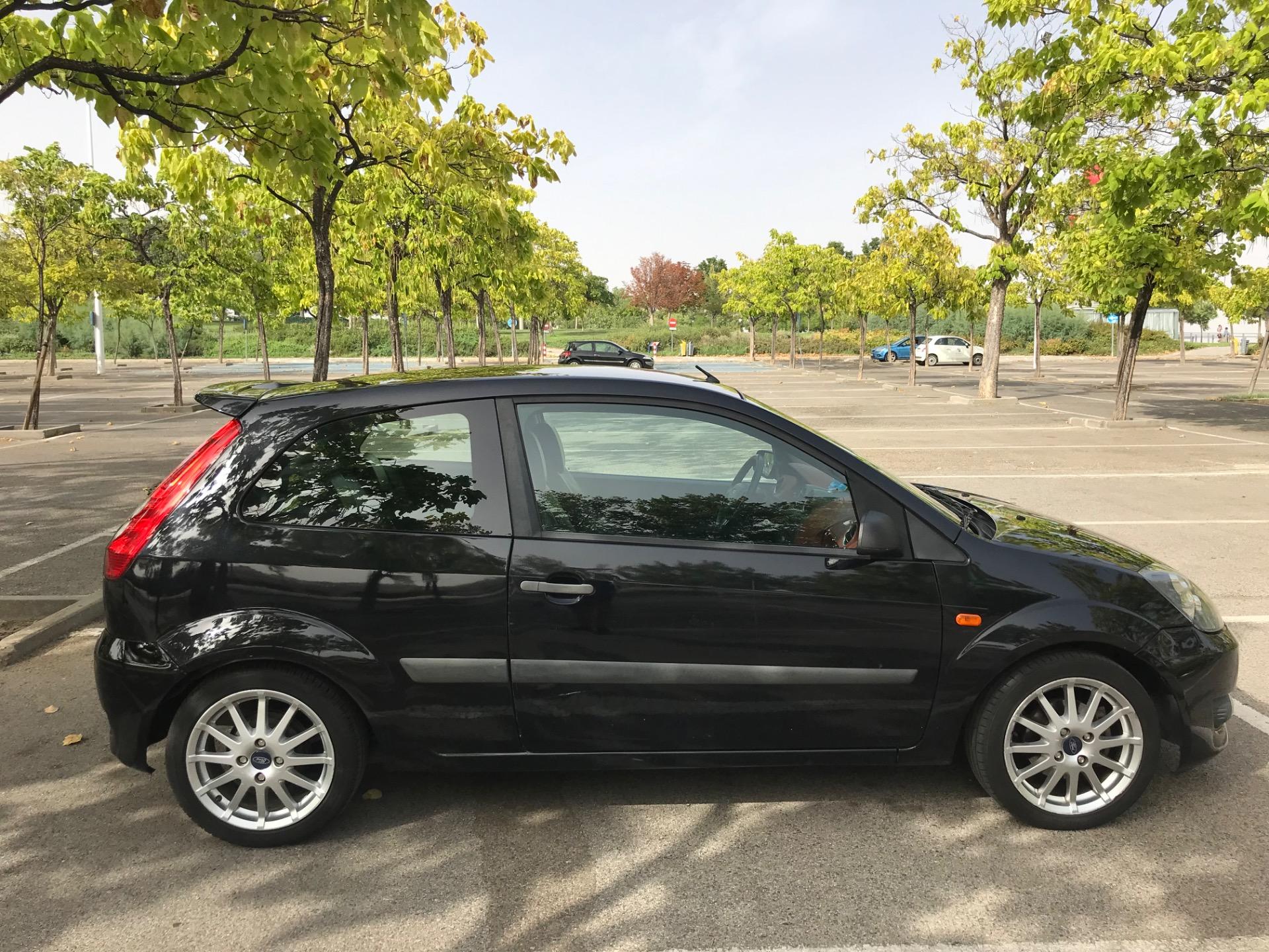 Foto 3 de Ford Fiesta Sport 