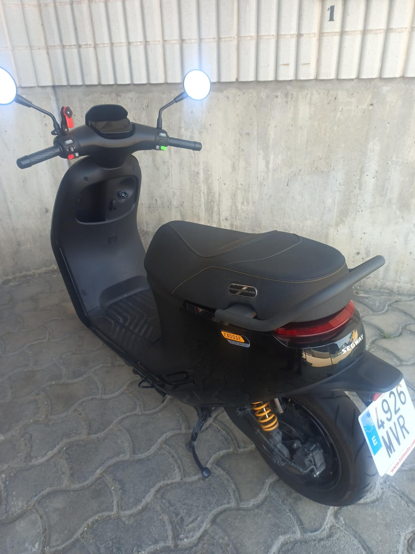 Foto de Cambio Moto electrica segway e300se con 8 meses de utilidad y 3600 kilometros por otra similar 