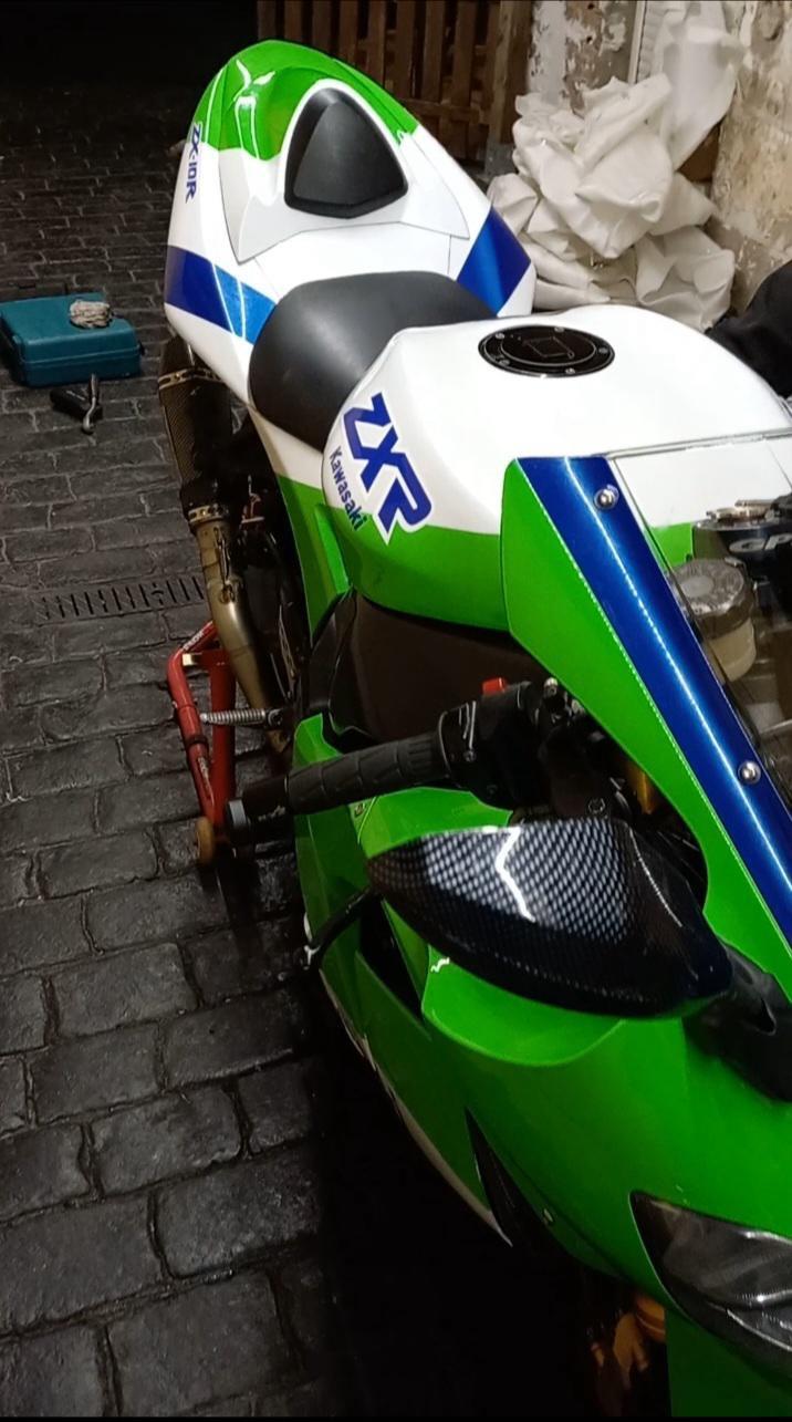 Foto 4 de Kawasaki zx10R 2004-2005 impecable