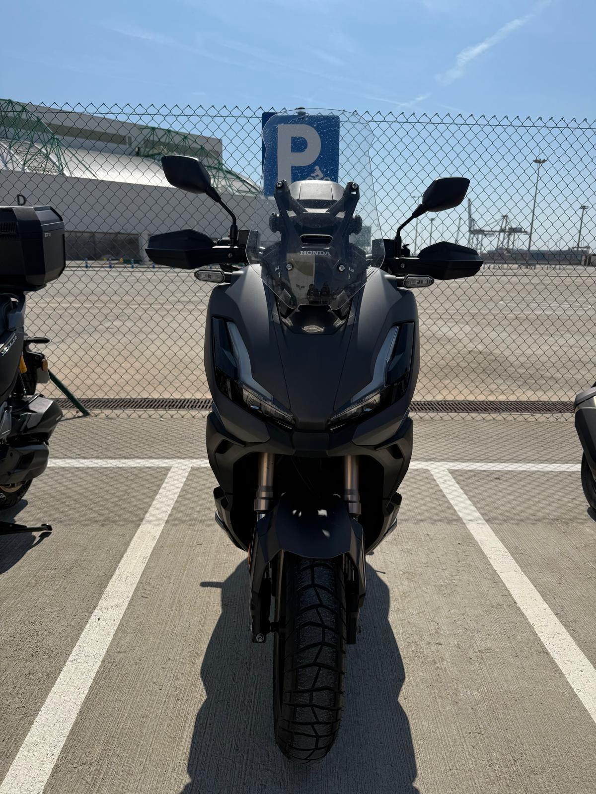 Foto 6 de Cambió ADV350 del 2023 cn 5500km por una mt07,