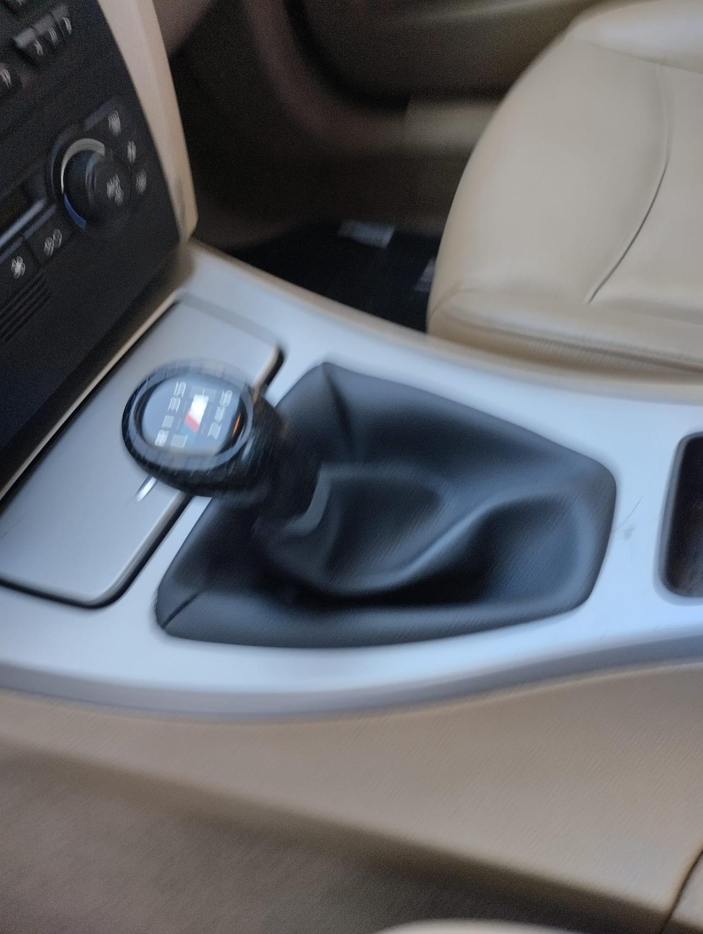 Foto 4 de Mi coche es un BMW 320D e90 con 265.000 km con muchos extras como veis en las fotos.