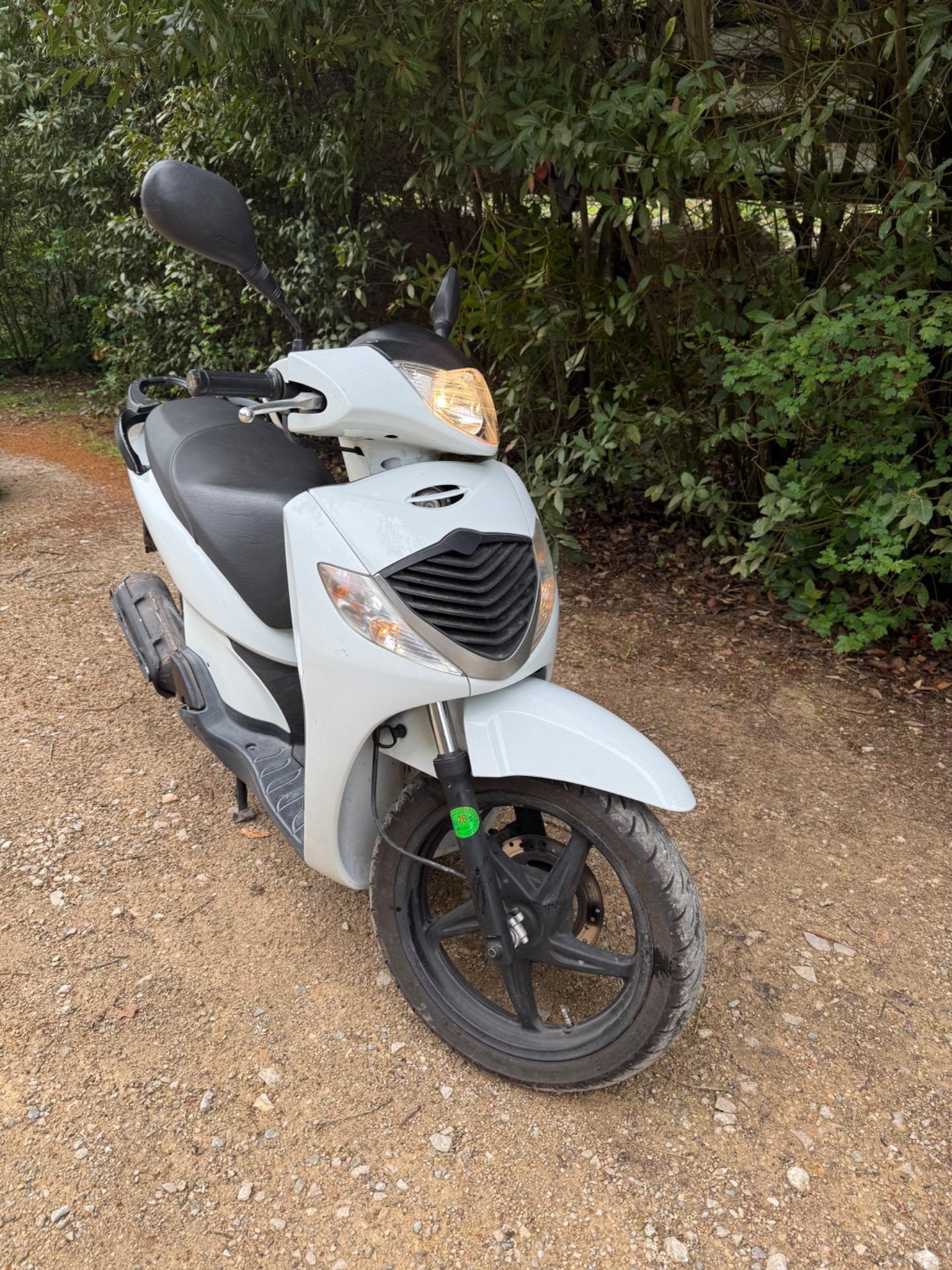 Foto 3 de Moto Honda SH 125I, motor nuevo con 1000KM