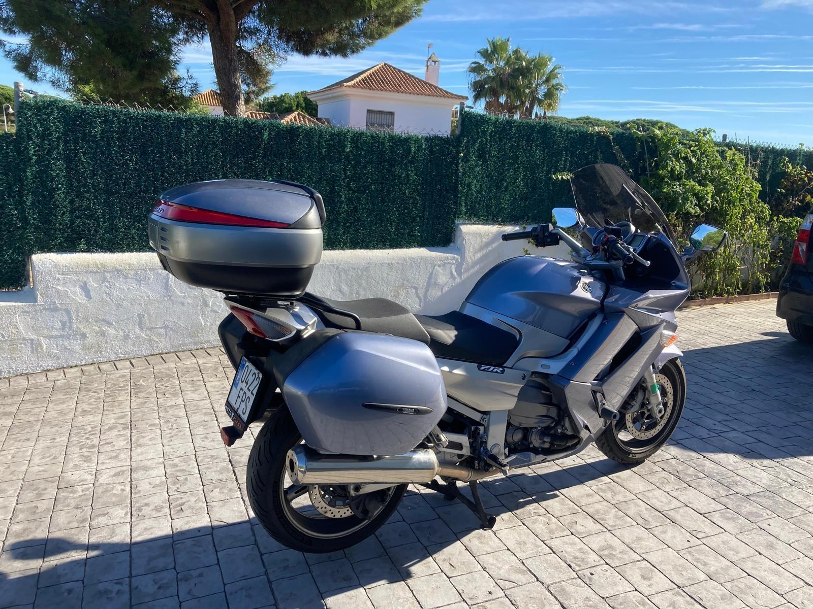 Foto 6 de Yamaha FJR 1300 AS, del 2007, con embrague automático y en perfectas condiciones.