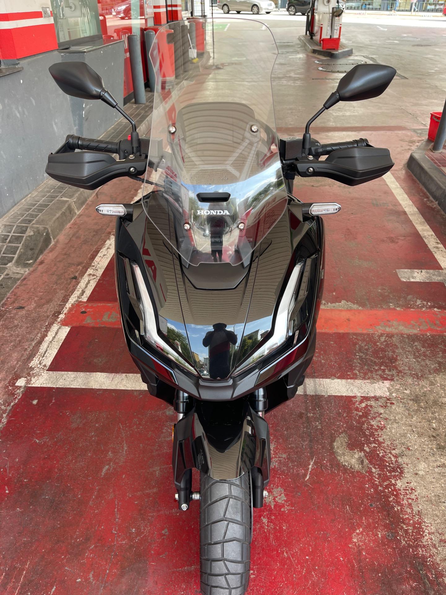 Foto 3 de Honda ADV 350cc Año 2025 KM 6,500