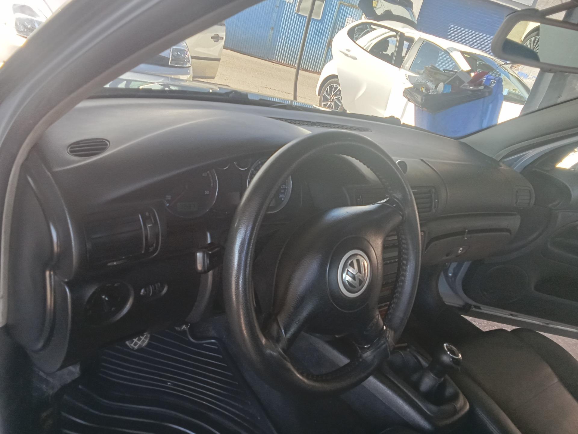 Foto 9 de VW Passat 1.9 TDI 130cv highline - 6 velocidades 