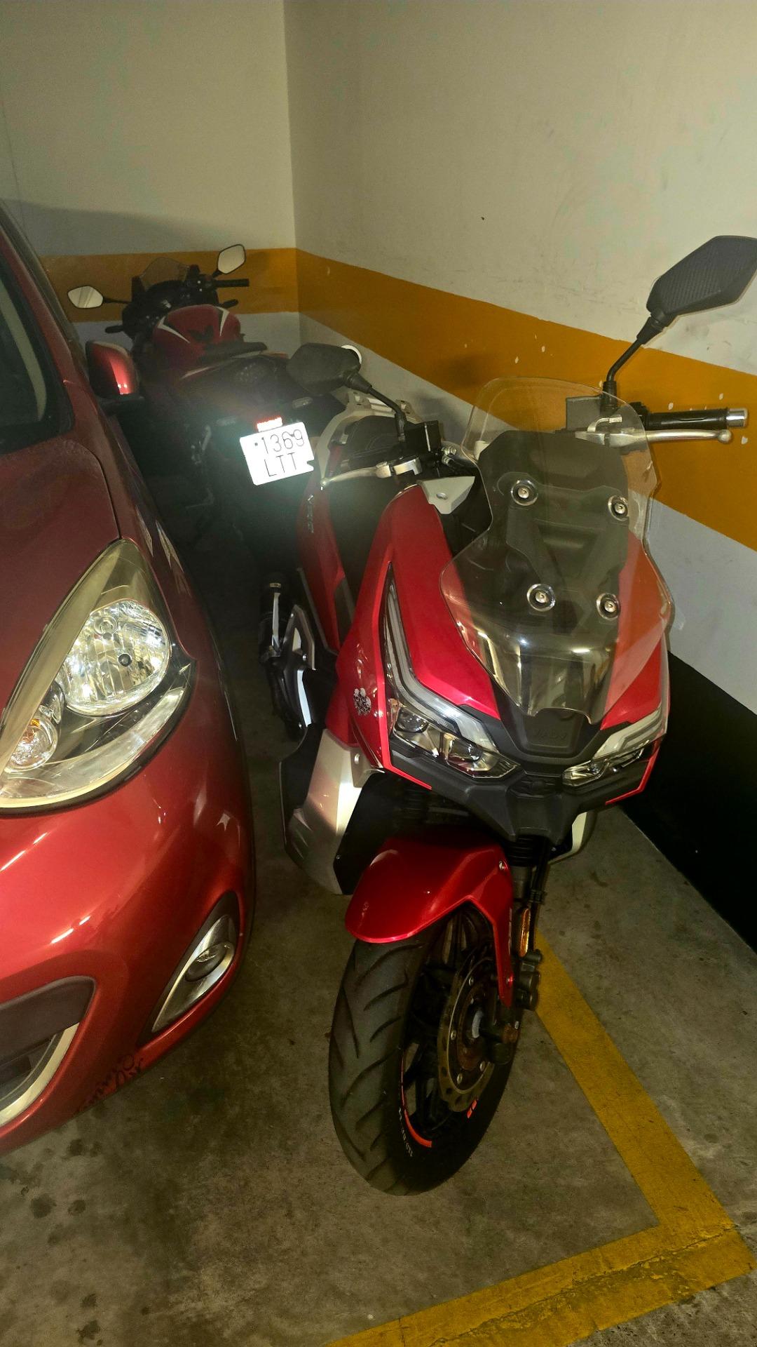 Foto de Moto por coche
