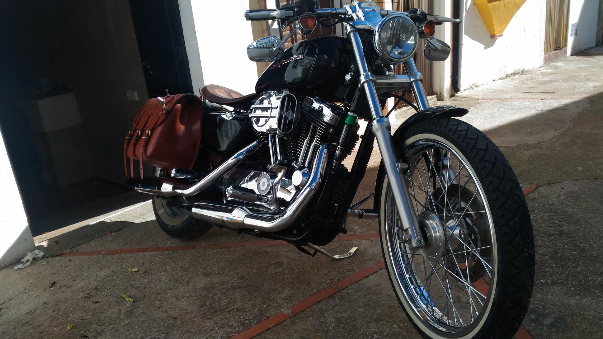 Foto 3 de Harley XL1200C 