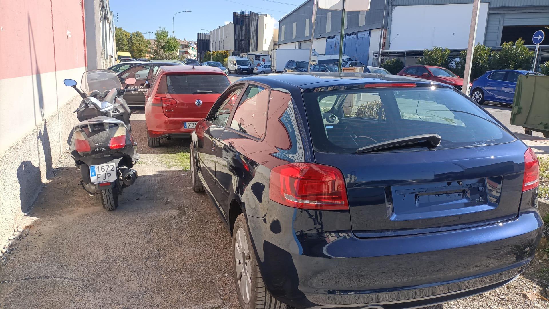 Foto 1 de  Cambio Audi A3 1600 TDI tres puertas año 2010 por coche 5 puertas automático 