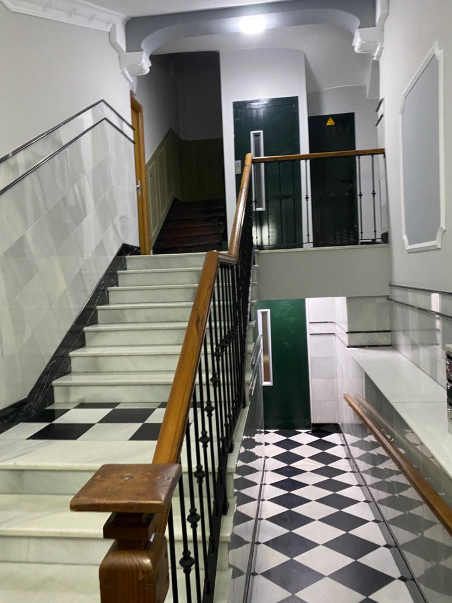Foto 2 de LOCAL, OFICINA ,URBANO RESIDENCIAL, CENTRO DE SANTANDER, PERMUTA O CAMBIOS , VALOR 62000€