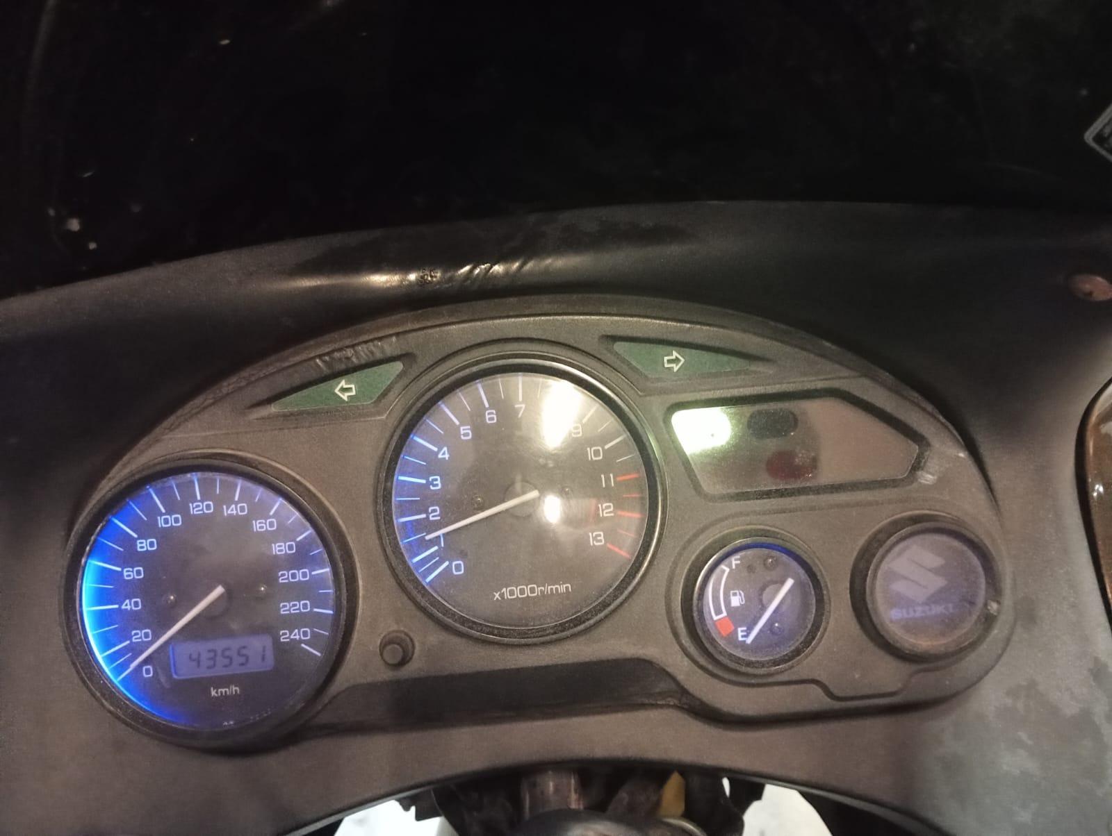 Foto 2 de Suzuki gsx 600f katana 