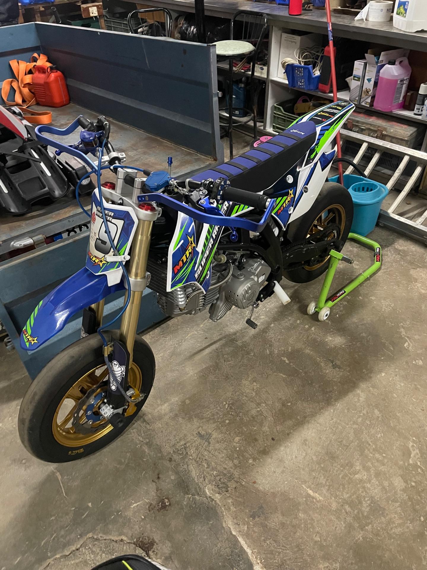 Foto 2 de PIT BIKE MALCOR 190 RR