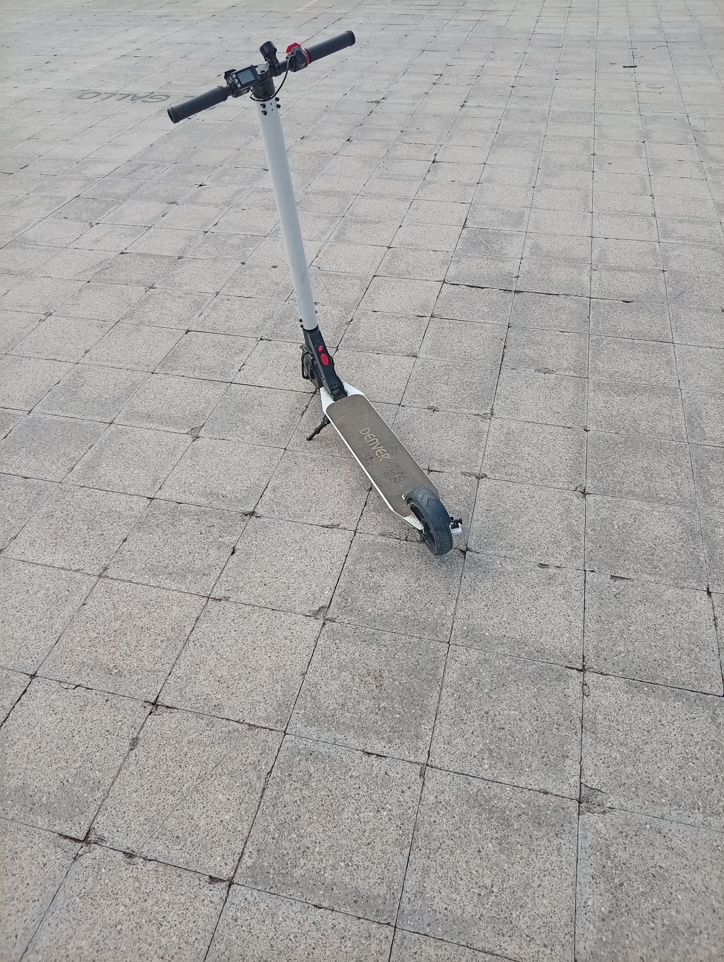 Patinete eléctrico para adultos  – trueque en Girona (foto 4)