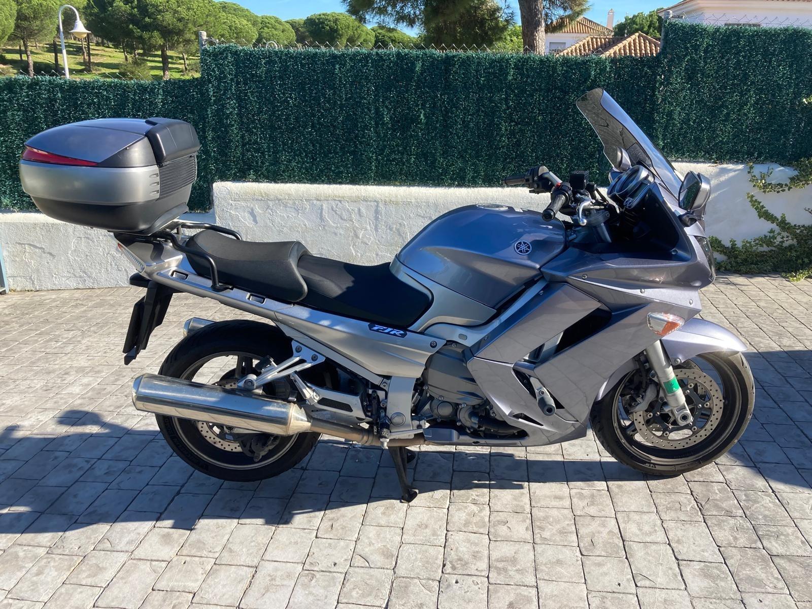 Foto 7 de Yamaha FJR 1300 AS, del 2007, con embrague automático y en perfectas condiciones.