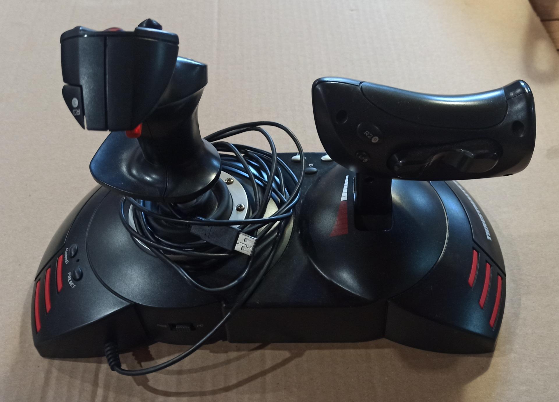  Joystick y acelerador Thrustmaster T Flight Hotas X – trueque en Asturias (foto 2)