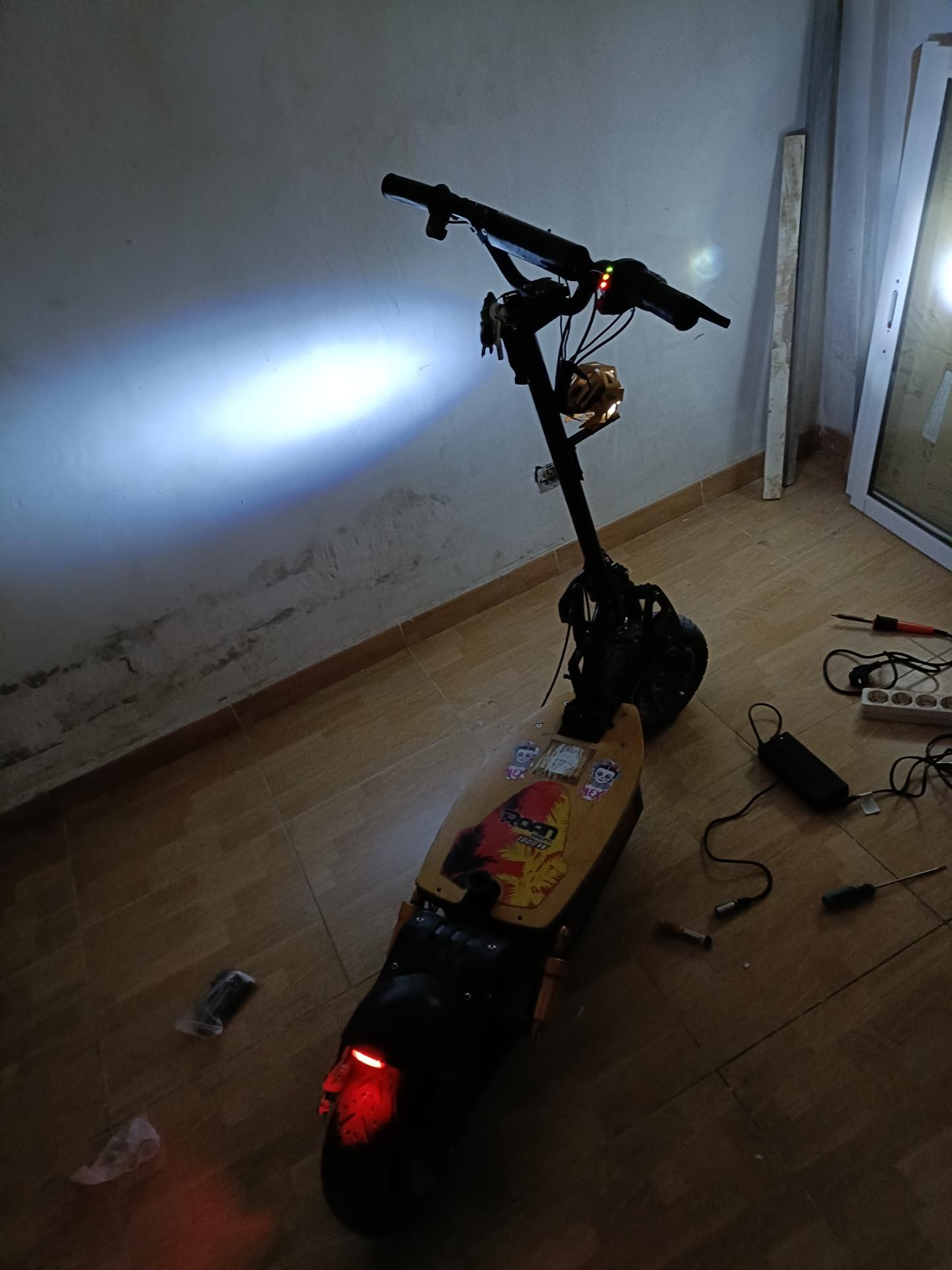 Foto de Patín eléctrico de 1800w 