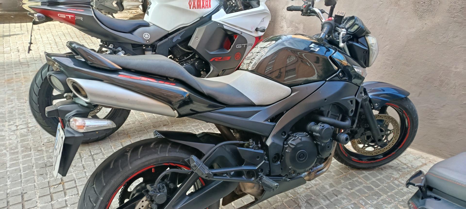 Suzuki gsr600 – trueque en Barcelona (foto 3)
