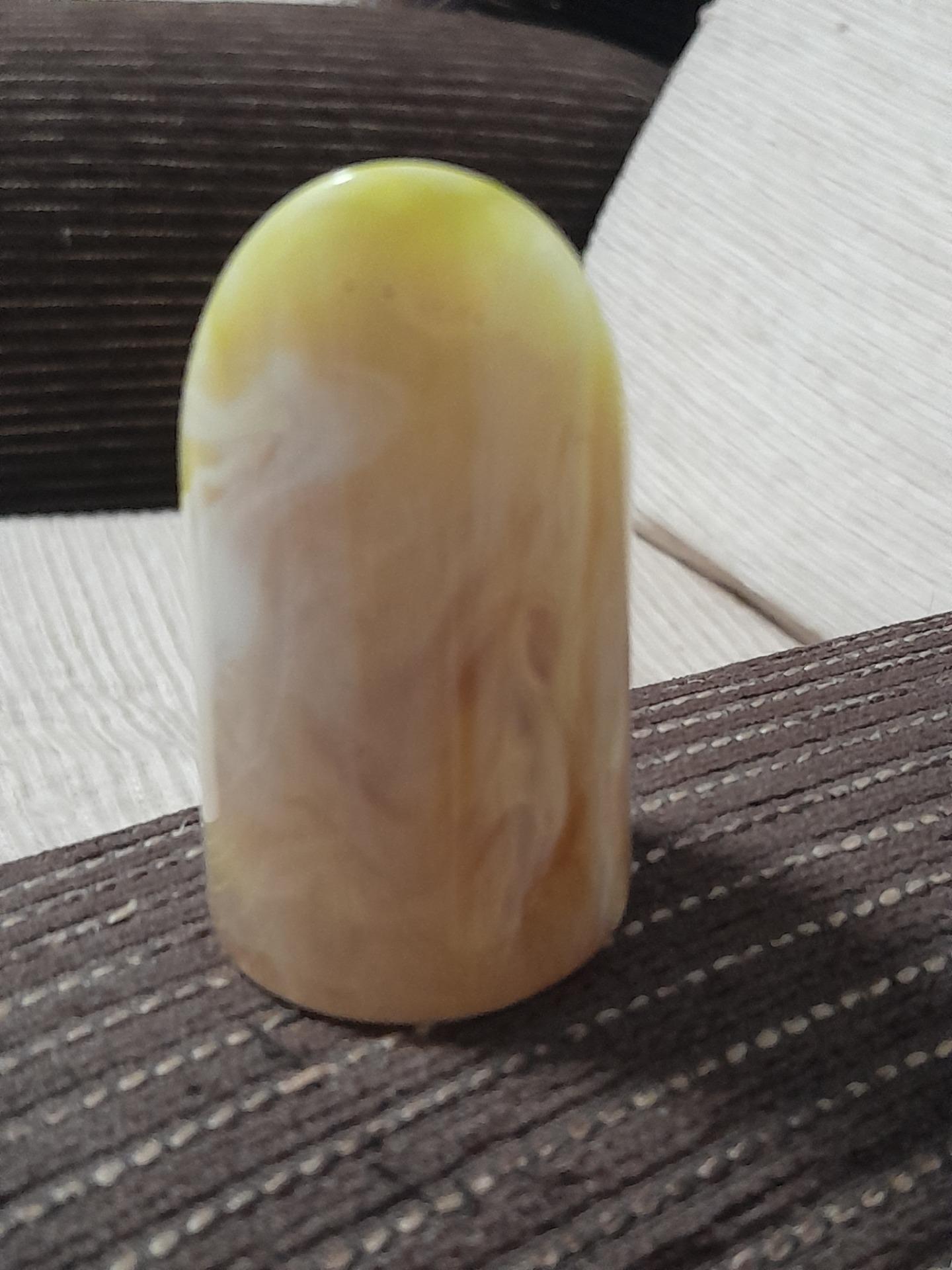 Foto de Navajas, reloj, decoración un santo 