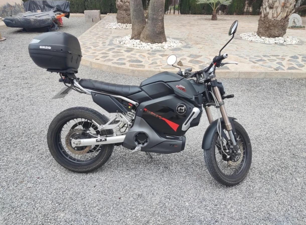 Foto de Moto eléctrica Super Soco TC Max