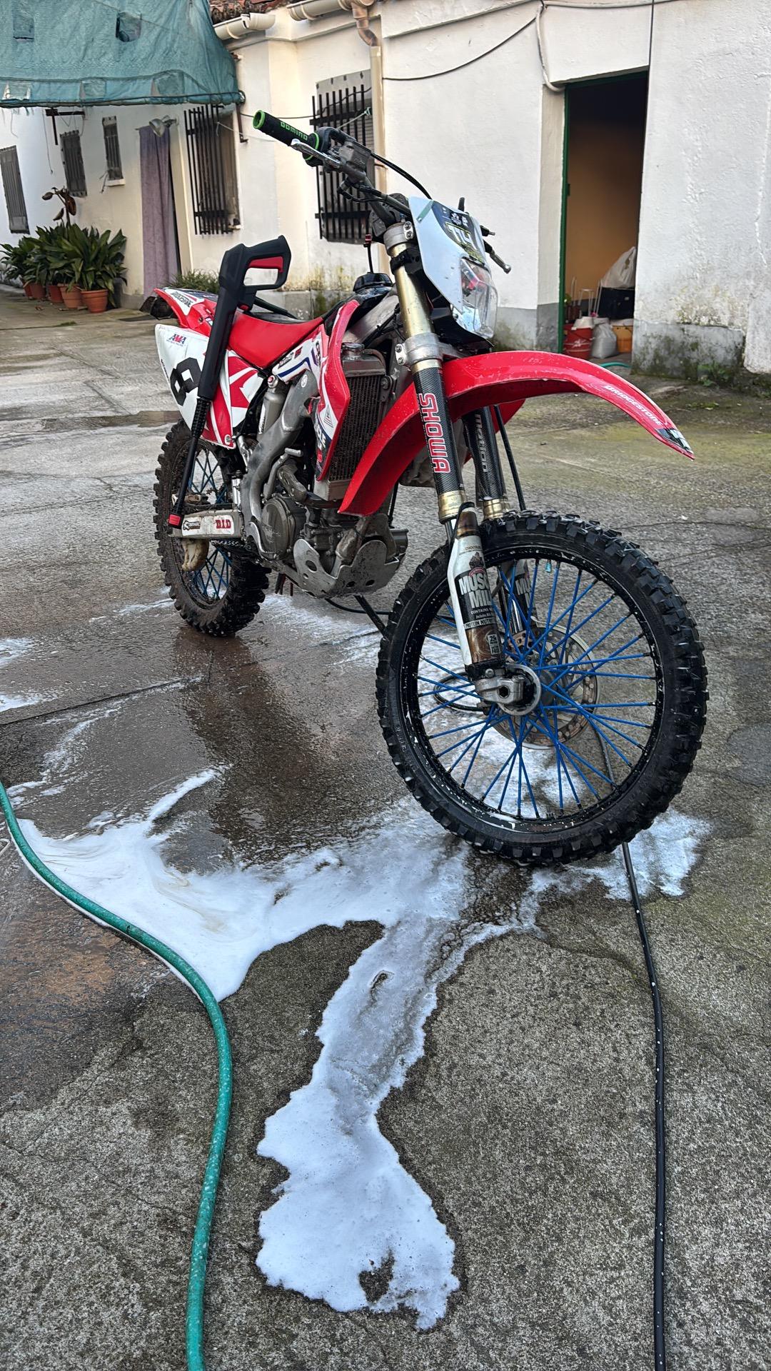 Foto 2 de Honda crf250R matriculada 