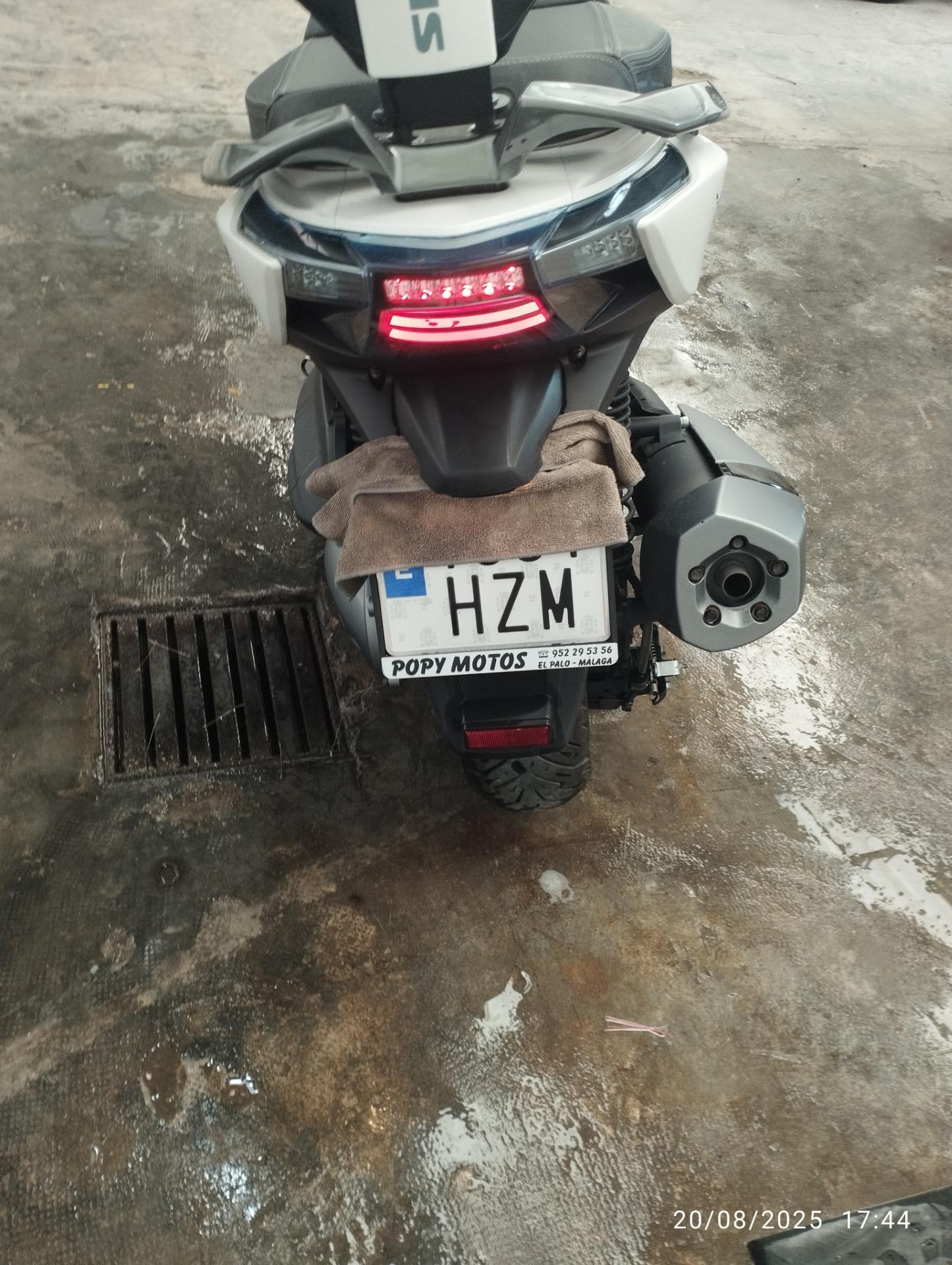 Foto 4 de Cambio maxi scooter por trail media, preferentemente Benelli 502, Voge525...