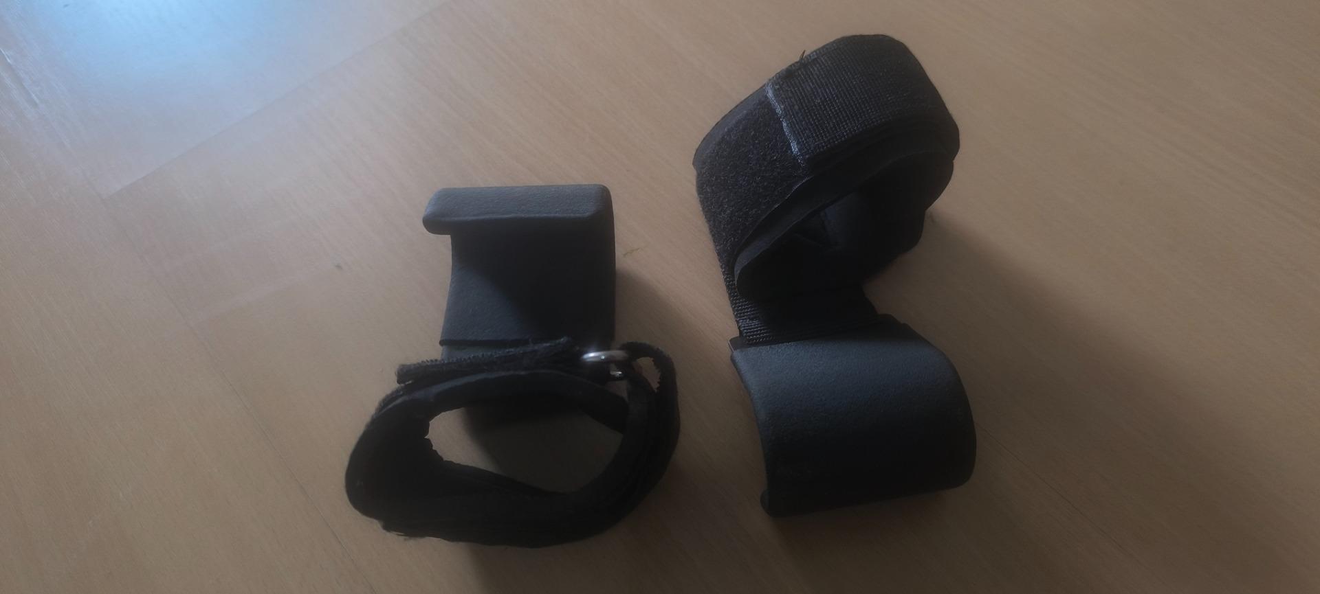 Foto 3 de calleras, ganchos, rueda abdominales y barras de flexiones