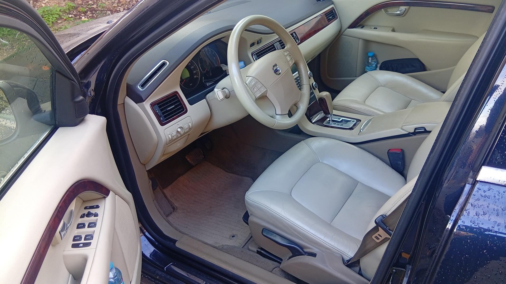 Foto 7 de Volvo S80 D5 (diésel) 185cv, año 2007 (etiqueta B), 215.000km, revisiones en Volvo, ITV Julio 2026