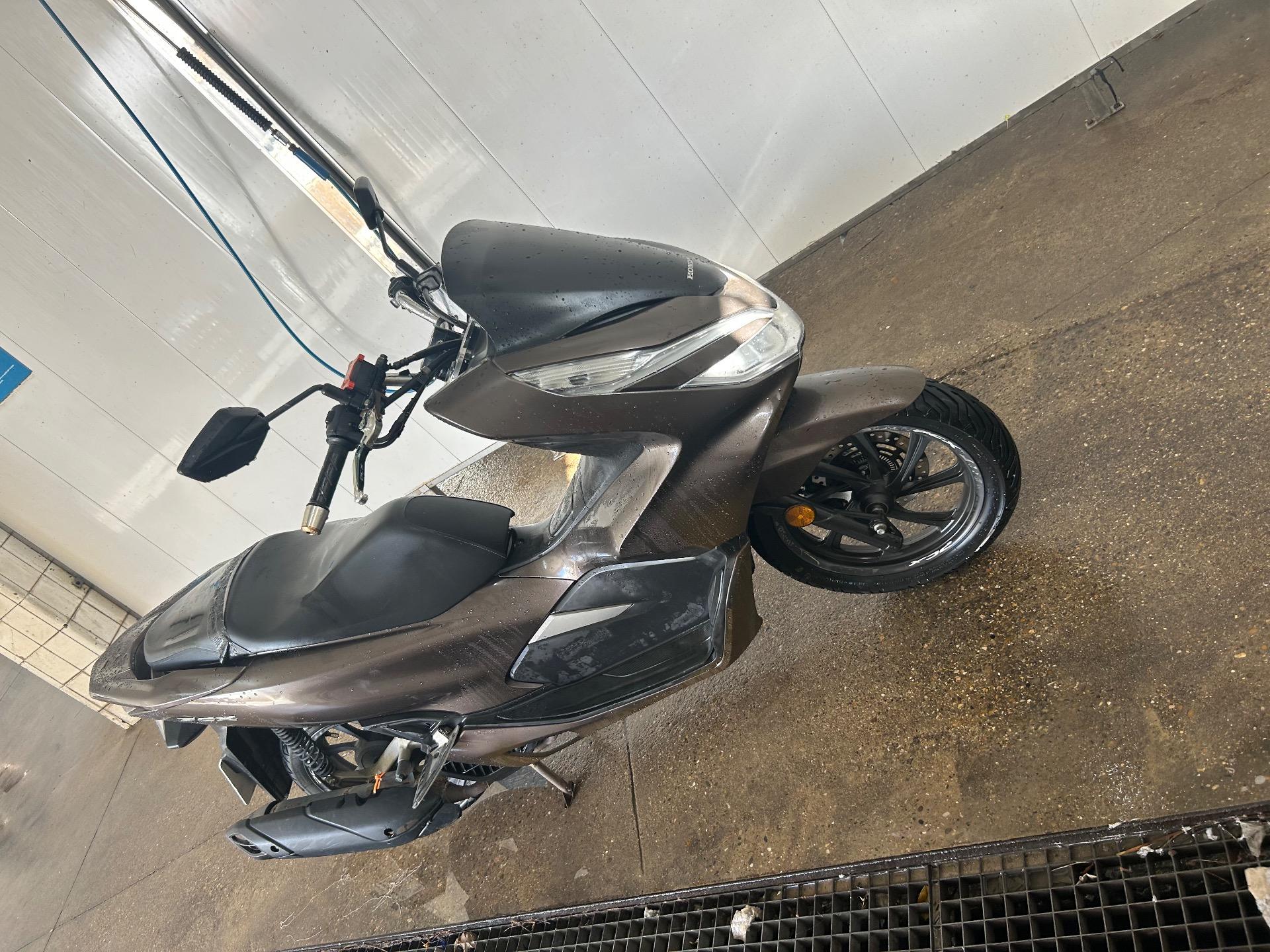 Foto 4 de Vendo o cambio moto a2 