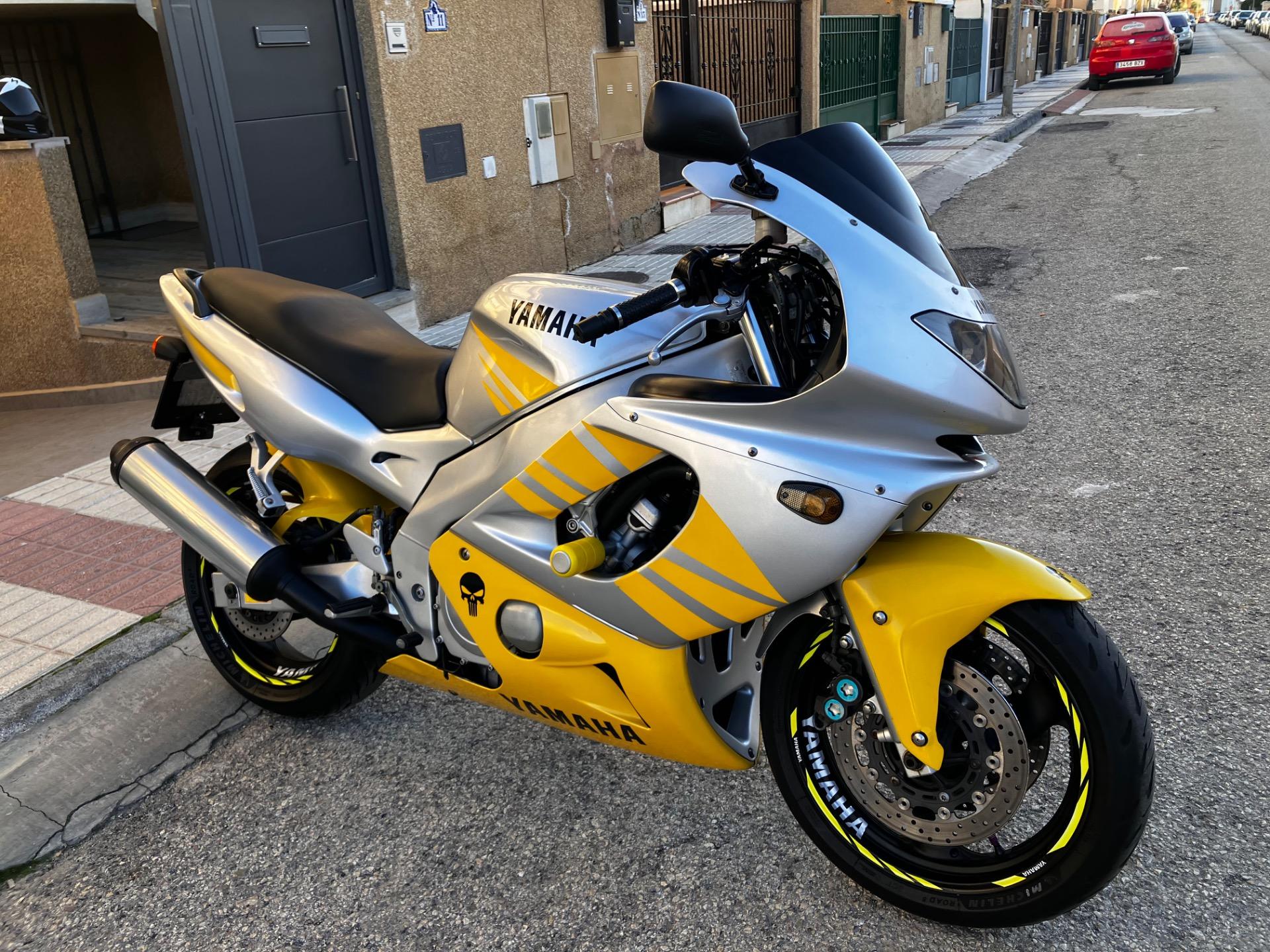 Foto 3 de Moto Custom de mas de 800 cc o coche alta gama