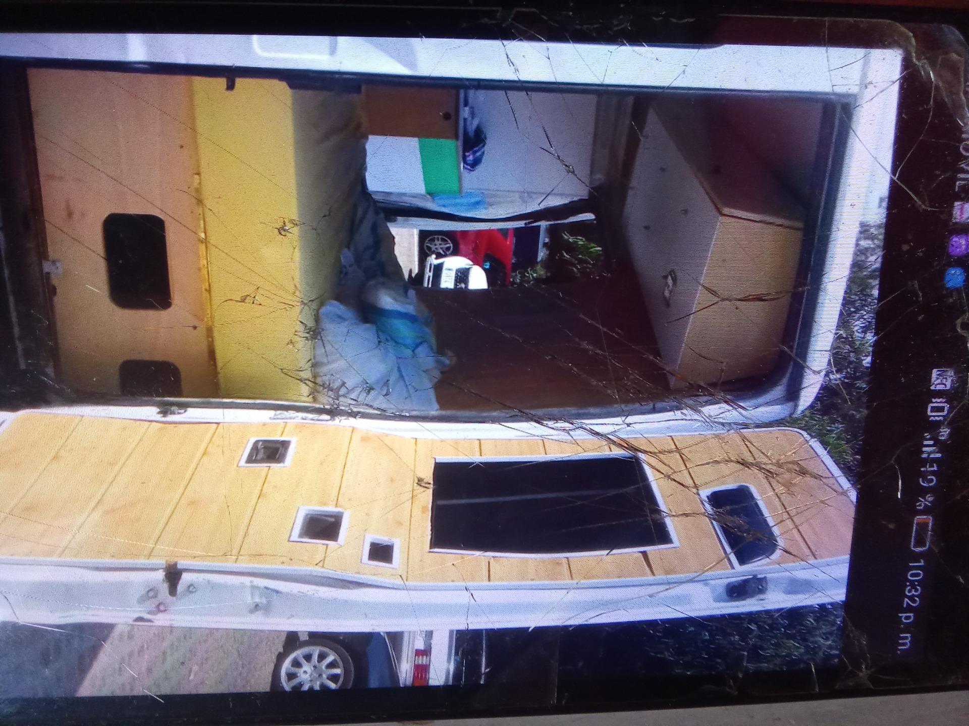 Foto 4 de Cambio x coche diesel más dinero ,la furgoneta está en venta en 9000e 