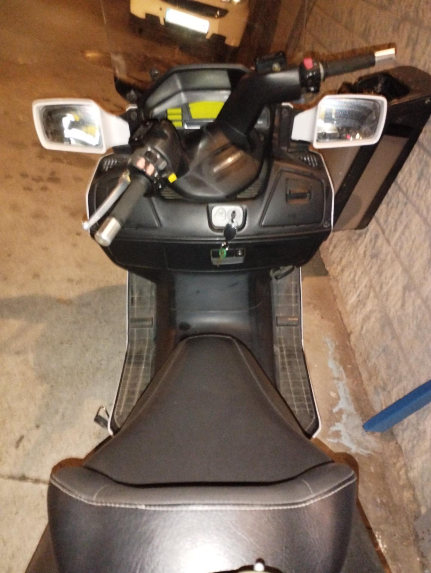 Foto 2 de Suzuki burgman 650cc