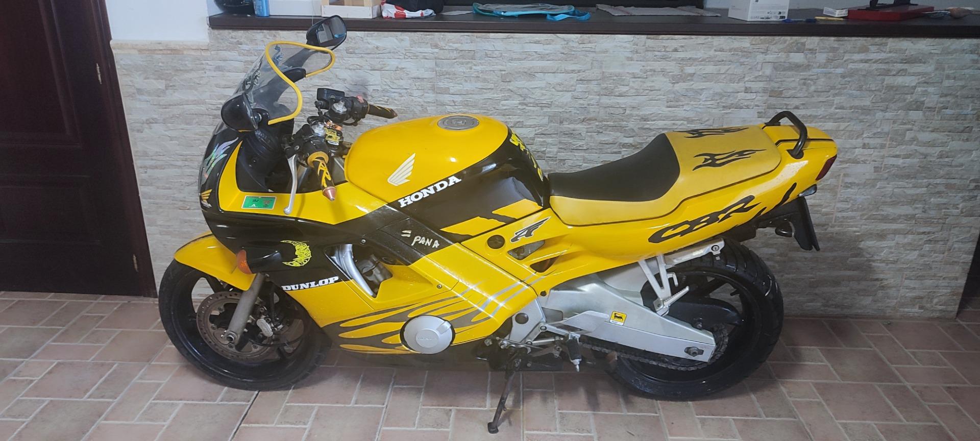 Foto 1 de Honda cbr600 f