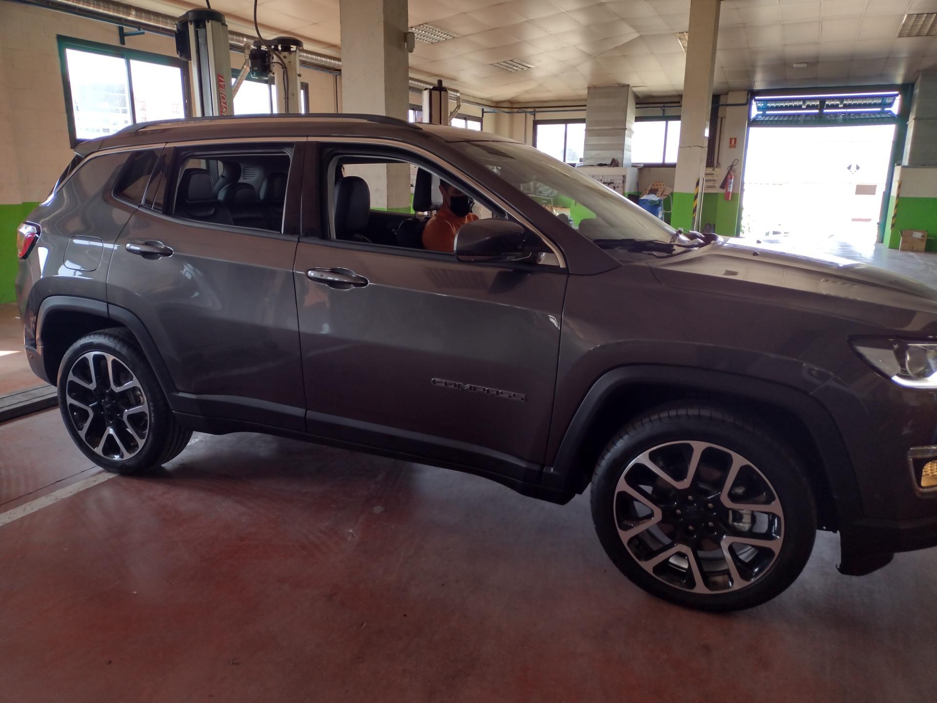 Foto 2 de Jeep compas  por un coche automático  