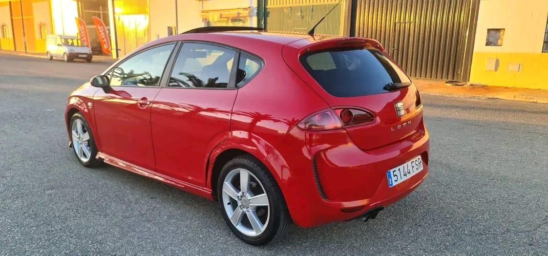 Foto 5 de Seat leon mk2 con techo sola espejos recojibles pantalla android con car buss