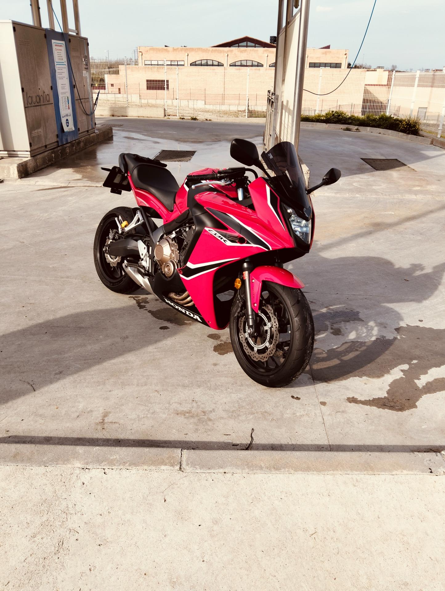 Foto de Honda CBRF 650 año 2018 