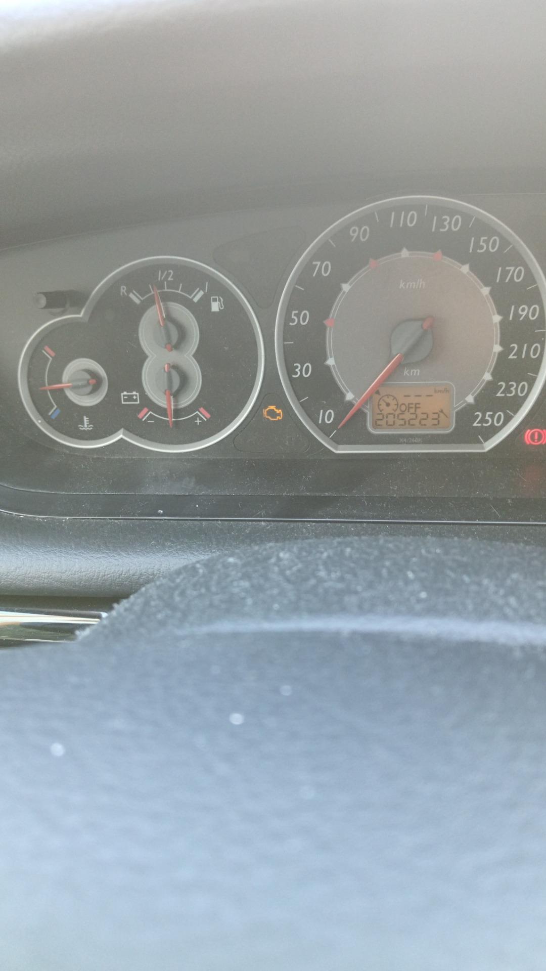 Foto 2 de Cambio por coche más pequeño es muy grande para mí mujer tiene 206.000 KLM 1.600 110 cv gasoil  