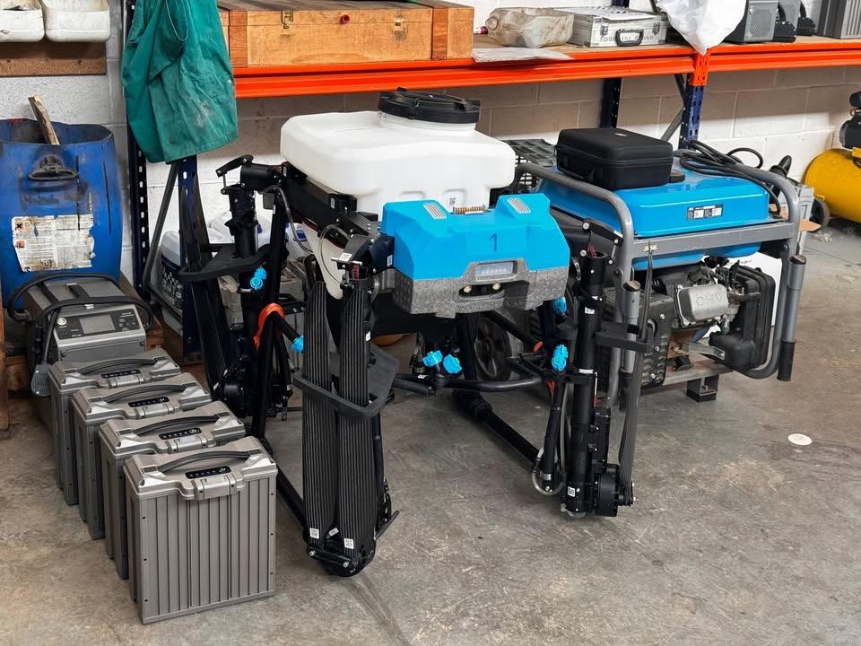 Foto 2 de Liquidación empresa drones agrícolas: lote completo por 8.000€ (PVP en piezas >30.000€)