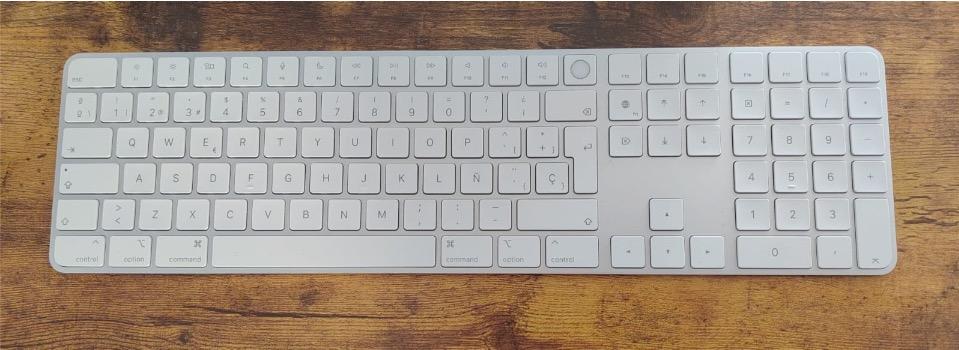 Foto 3 de Mac mini M2 16GB y teclado Magic Keyboard